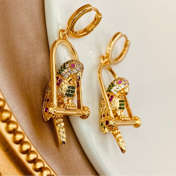 Stunning Parrots 🦜 Design Dangle Hoop Earrings in Gold - Picture 3 of 7